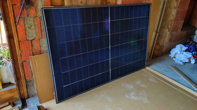 Solar panel for a so called "BalkonSolar Kraftwerk" (GER)